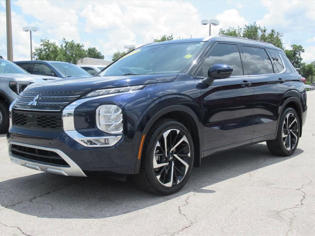 Used 2022 Mitsubishi Outlander SEL FWD image 3