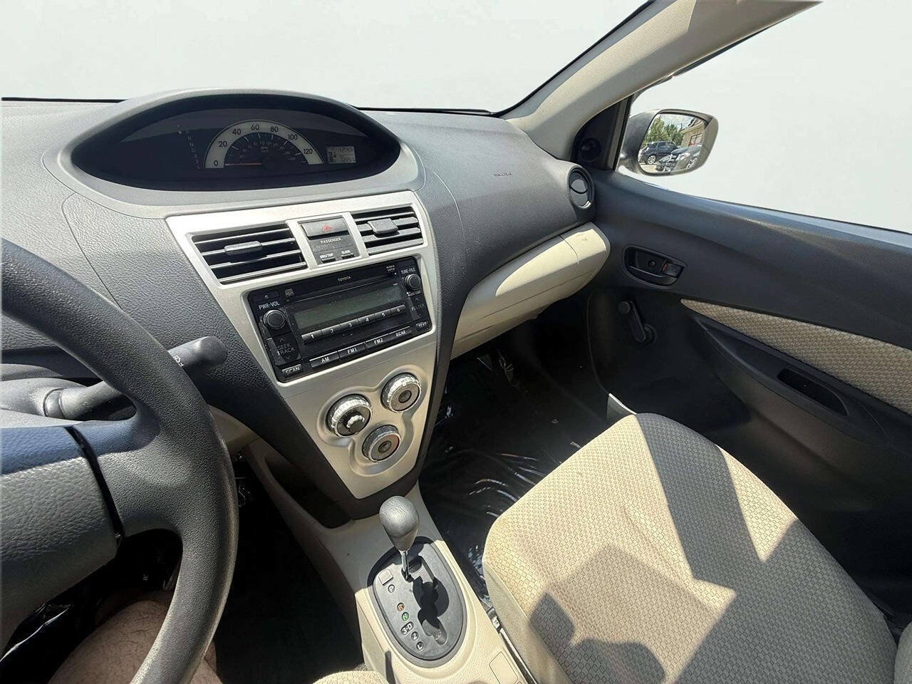 Used 2008 Toyota Yaris S FWD image 18