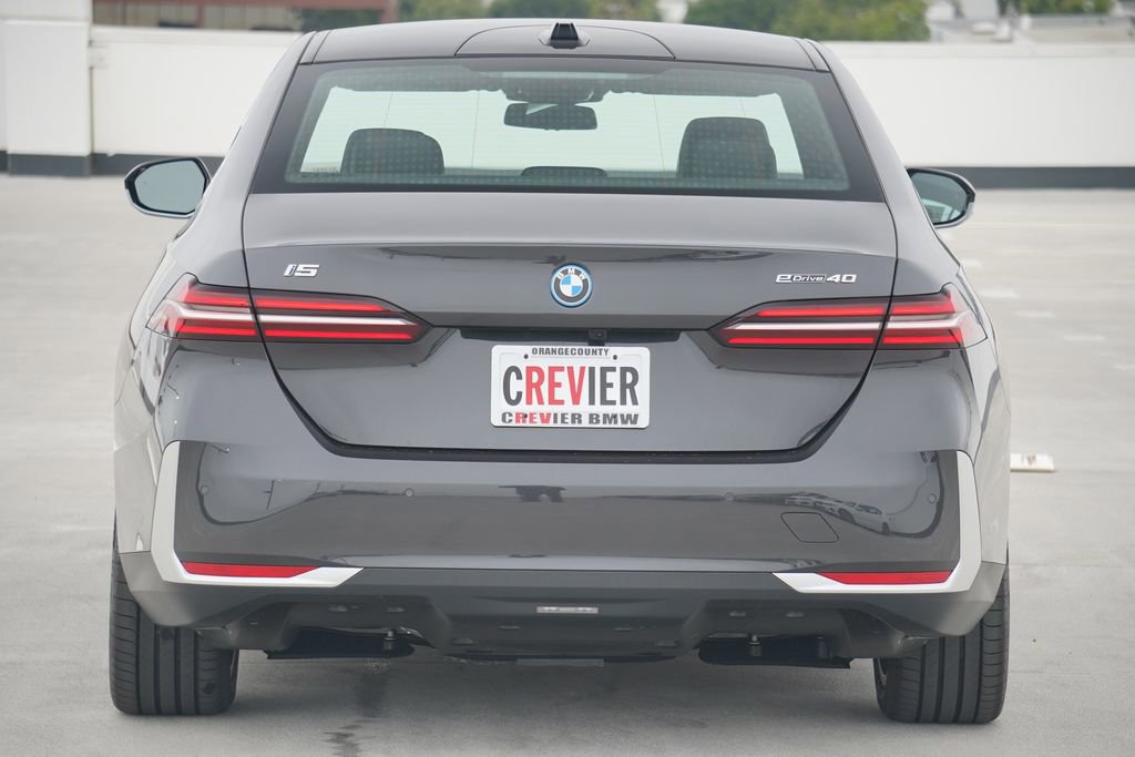 Used 2026 BMW i5 eDrive40 image 6