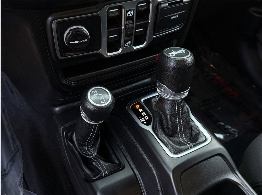Used 2020 Jeep Wrangler Unlimited Sahara w/ Uconnect 4C Nav & Sound Group image 15