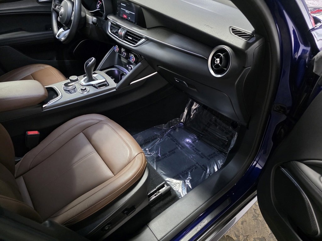 Used 2022 Alfa Romeo Stelvio Ti image 19