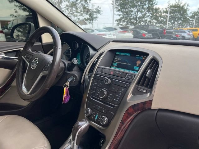 Used 2013 Buick Verano FWD image 31