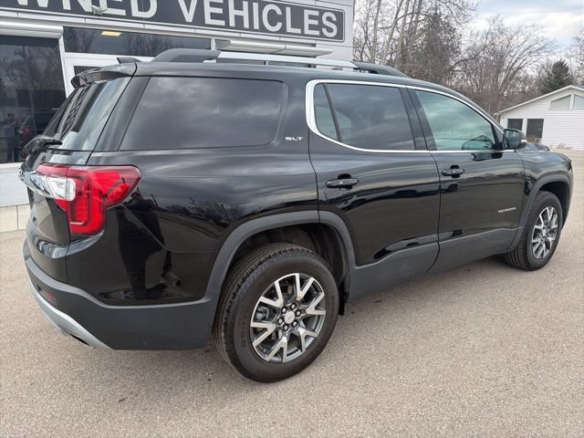 Used 2023 GMC Acadia SLT w/ Preferred Package FWD image 3