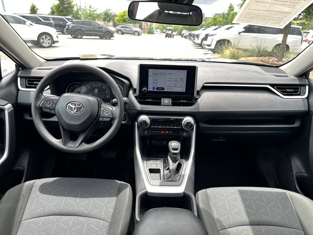Used 2025 Toyota RAV4 XLE FWD image 29