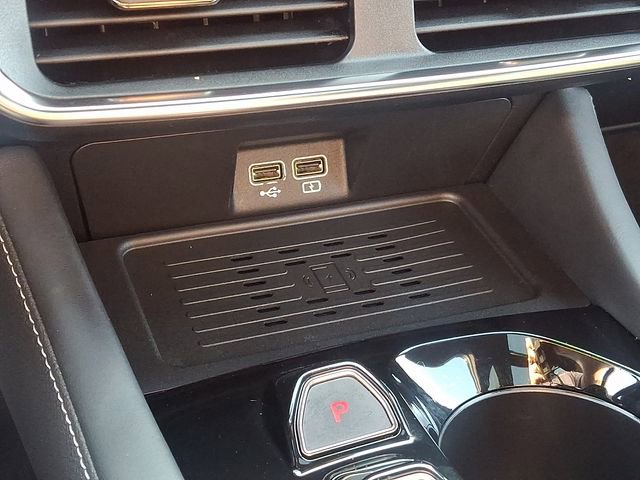 Used 2023 VinFast VF 8 Plus image 29