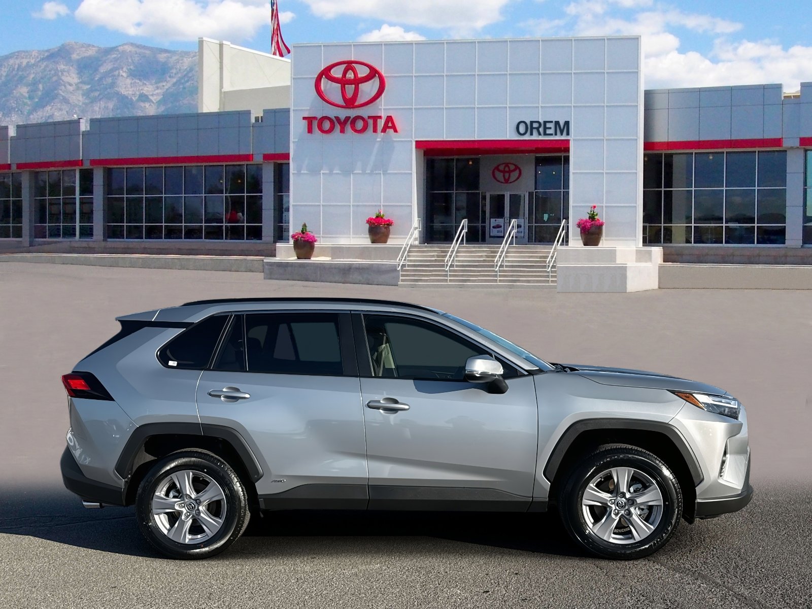 Used 2025 Toyota RAV4 XLE image 4