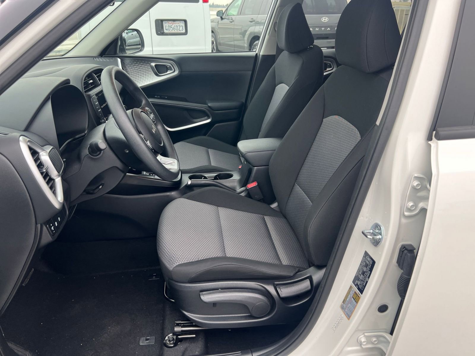 Used 2025 Kia Soul LX w/ LX Technology Package image 24