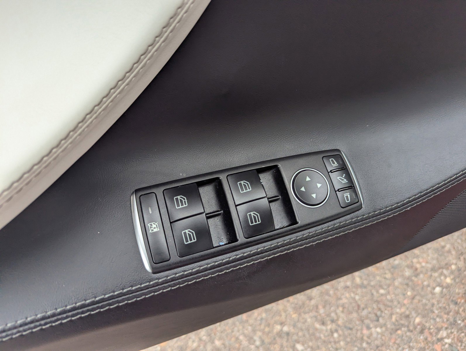 Used 2019 Tesla Model S 75D image 29