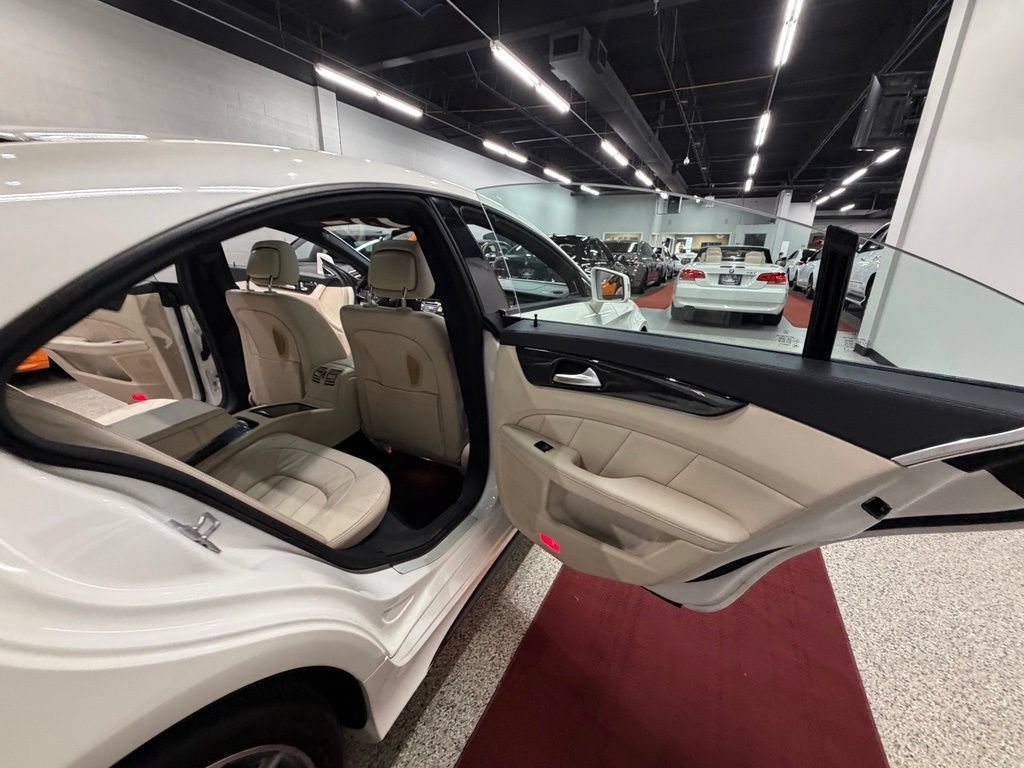 Used 2016 Mercedes-Benz CLS 400 image 32