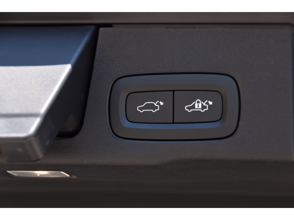 Certified 2023 Volvo XC60 B5 Plus w/ Climate Package AWD/4WD image 26