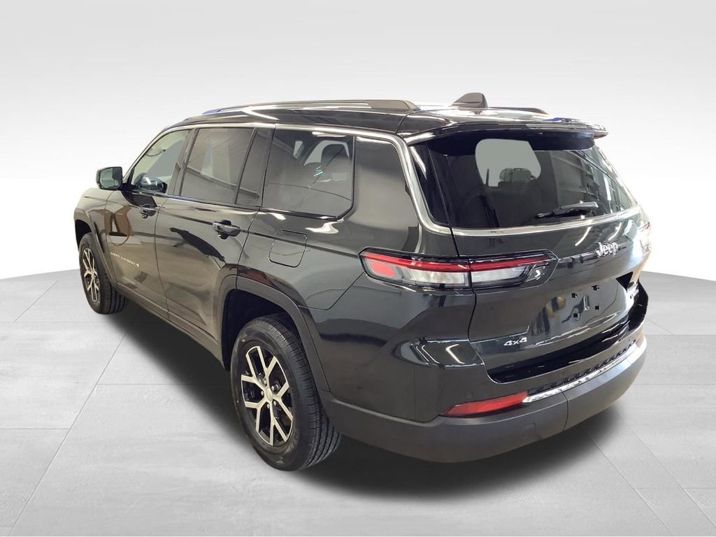 Used 2023 Jeep Grand Cherokee L Limited AWD/4WD image 8