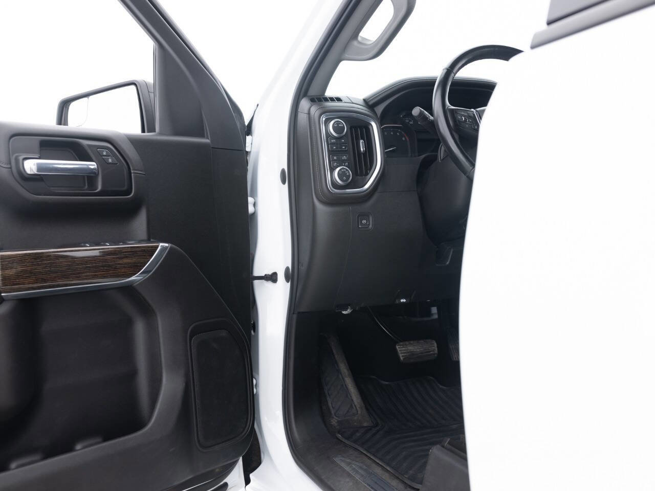 Used 2020 GMC Sierra 1500 Elevation image 28
