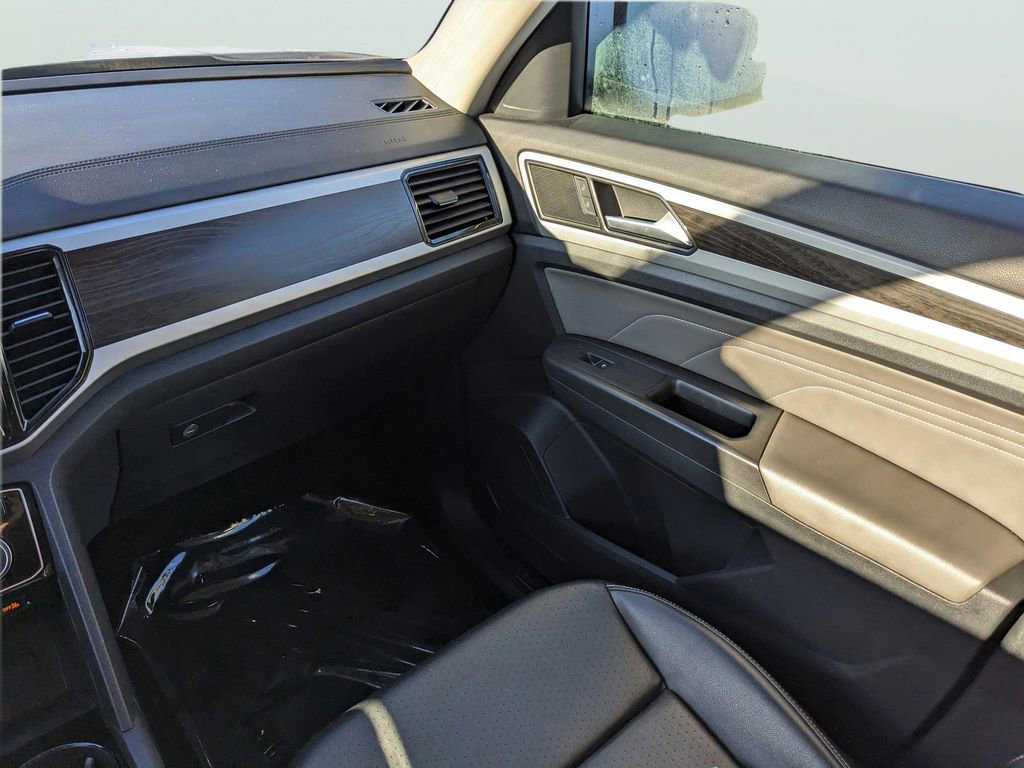 Certified 2022 Volkswagen Atlas SE FWD image 13