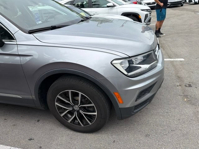 Used 2021 Volkswagen Tiguan SE w/ Panoramic Sunroof Package FWD image 5
