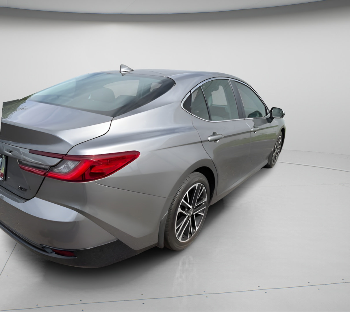 Used 2026 Toyota Camry XLE FWD image 8