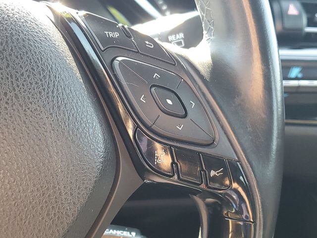Used 2019 Toyota C-HR XLE FWD image 14