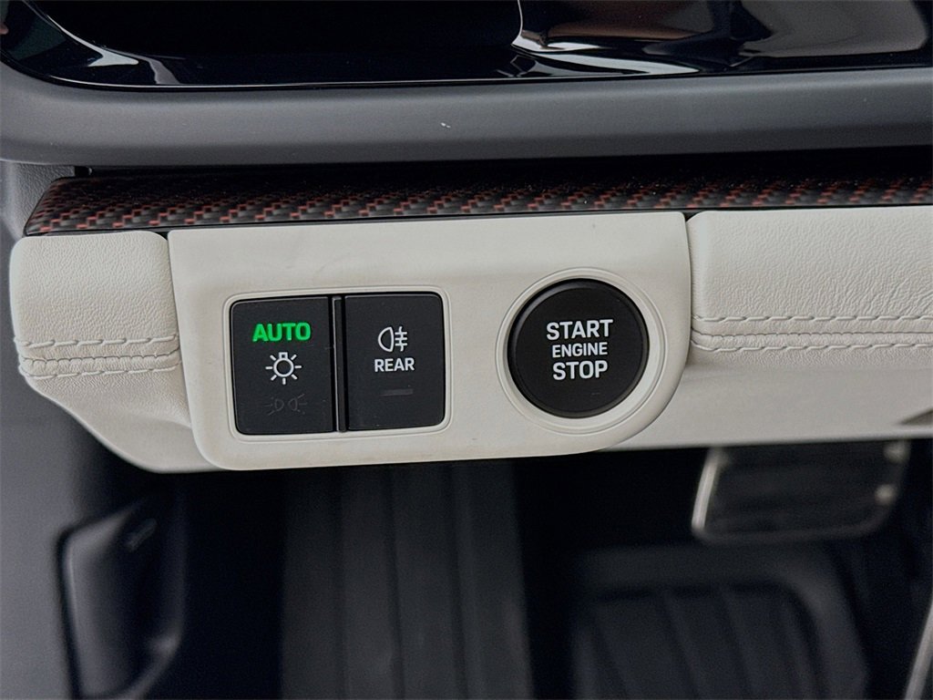 Certified 2025 Porsche Panamera GTS image 15