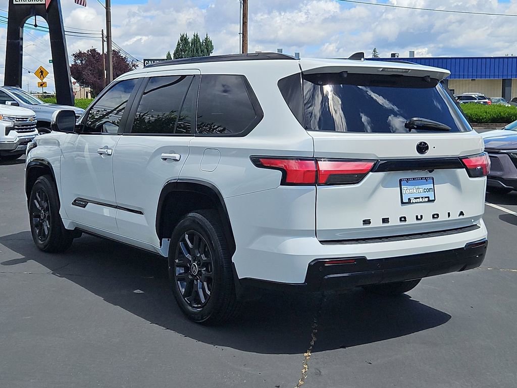 Used 2024 Toyota Sequoia Platinum AWD/4WD image 4
