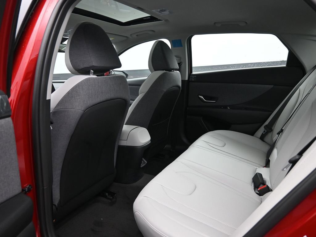 New 2025 Hyundai Elantra Limited image 28