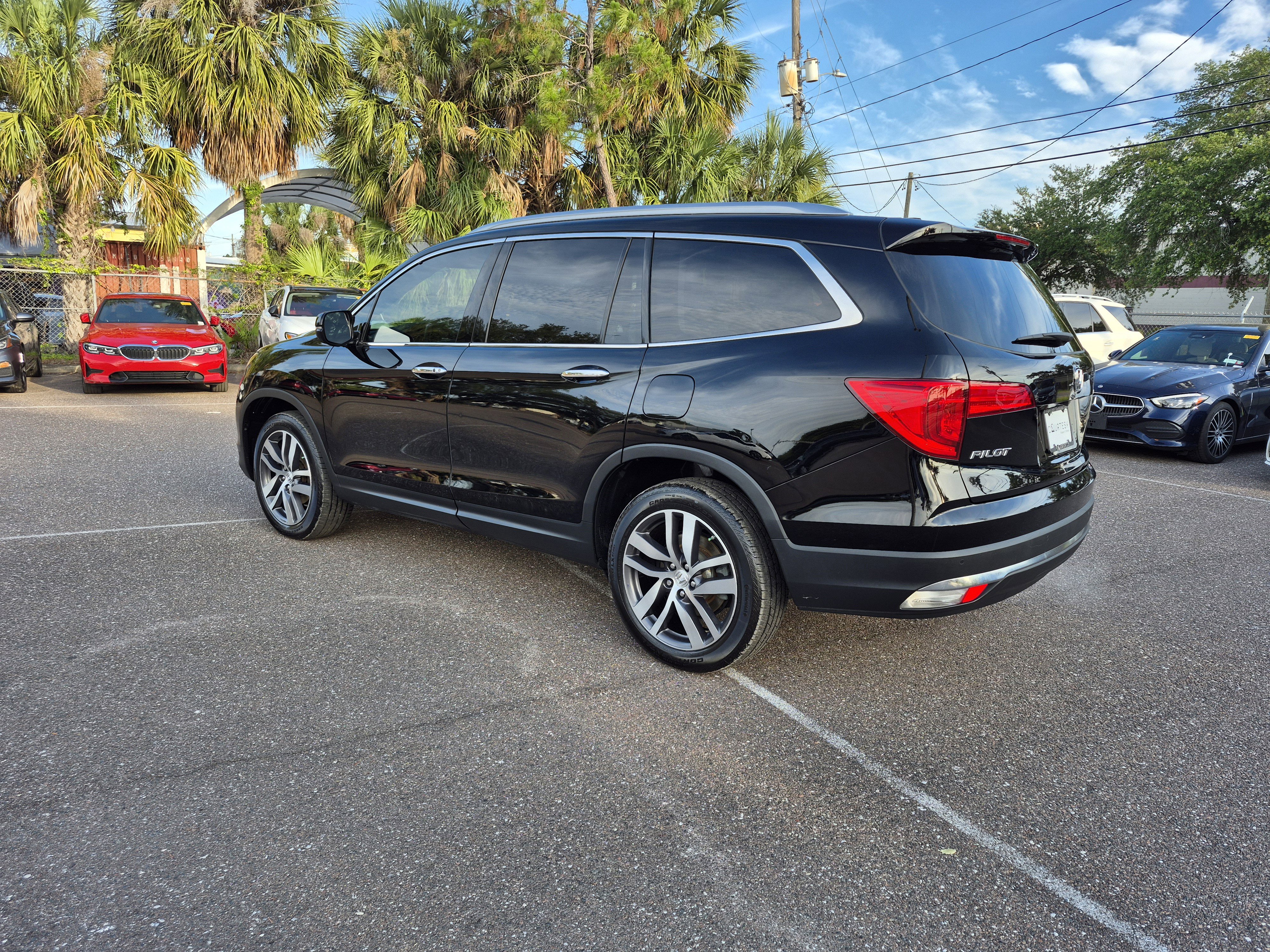 Used 2017 Honda Pilot Touring image 6