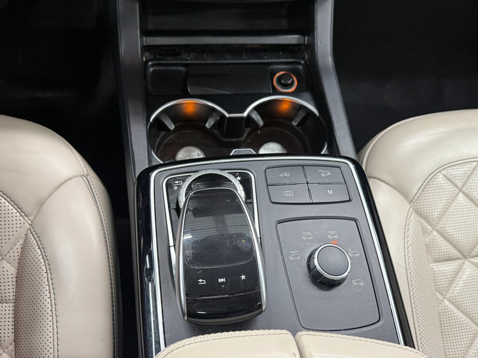Used 2018 Mercedes-Benz GLS 450 4MATIC image 37