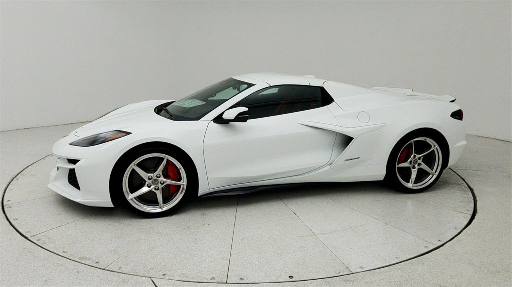 New 2025 Chevrolet Corvette E-Ray image 2