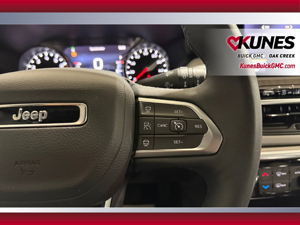 Used 2025 Jeep Compass Limited AWD/4WD image 18