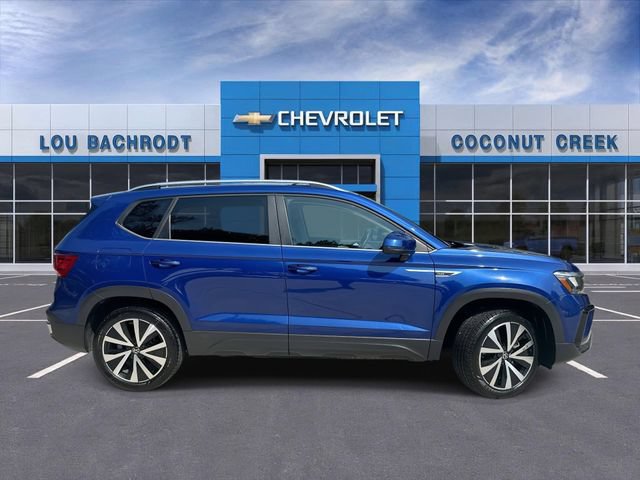 Used 2024 Volkswagen Taos SE FWD image 9