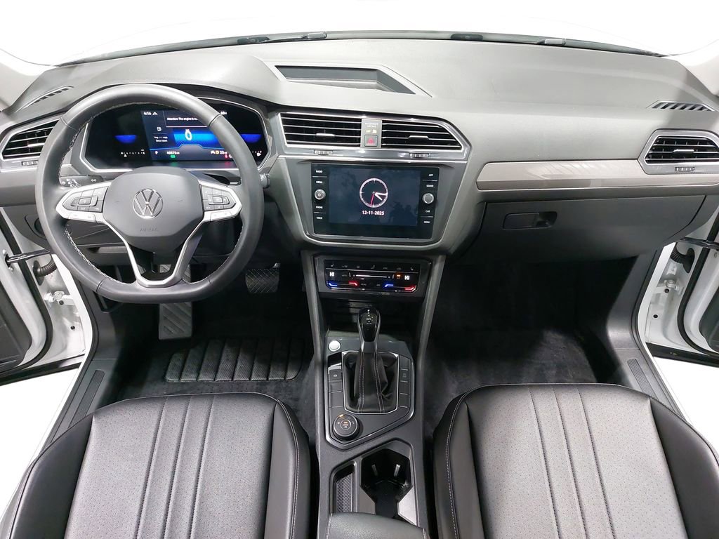 Used 2022 Volkswagen Tiguan SE image 9