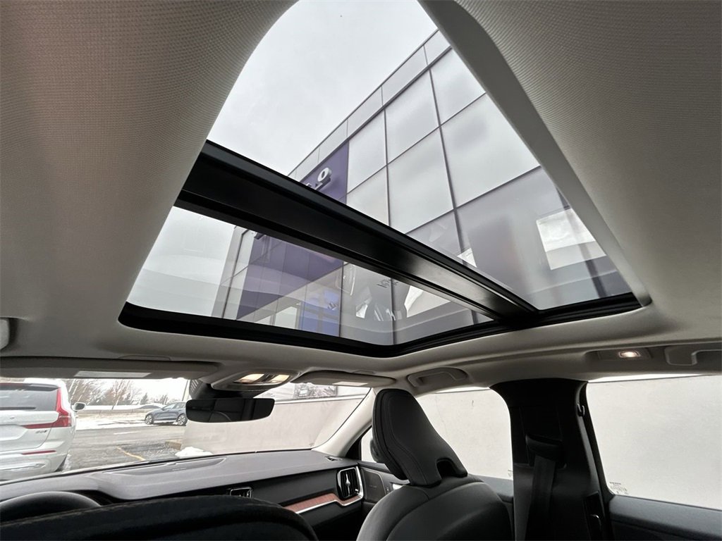 Certified 2025 Volvo S60 B5 Plus image 23