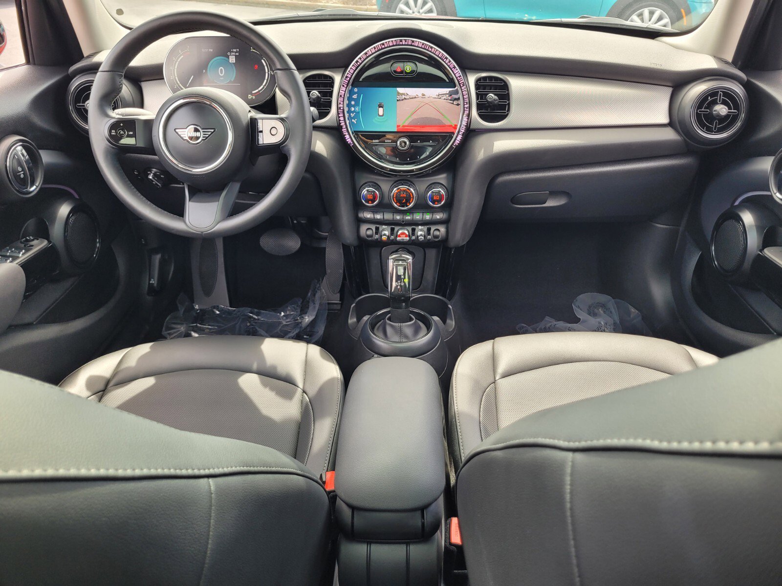 Used 2023 MINI Cooper 4-Door Hardtop image 13