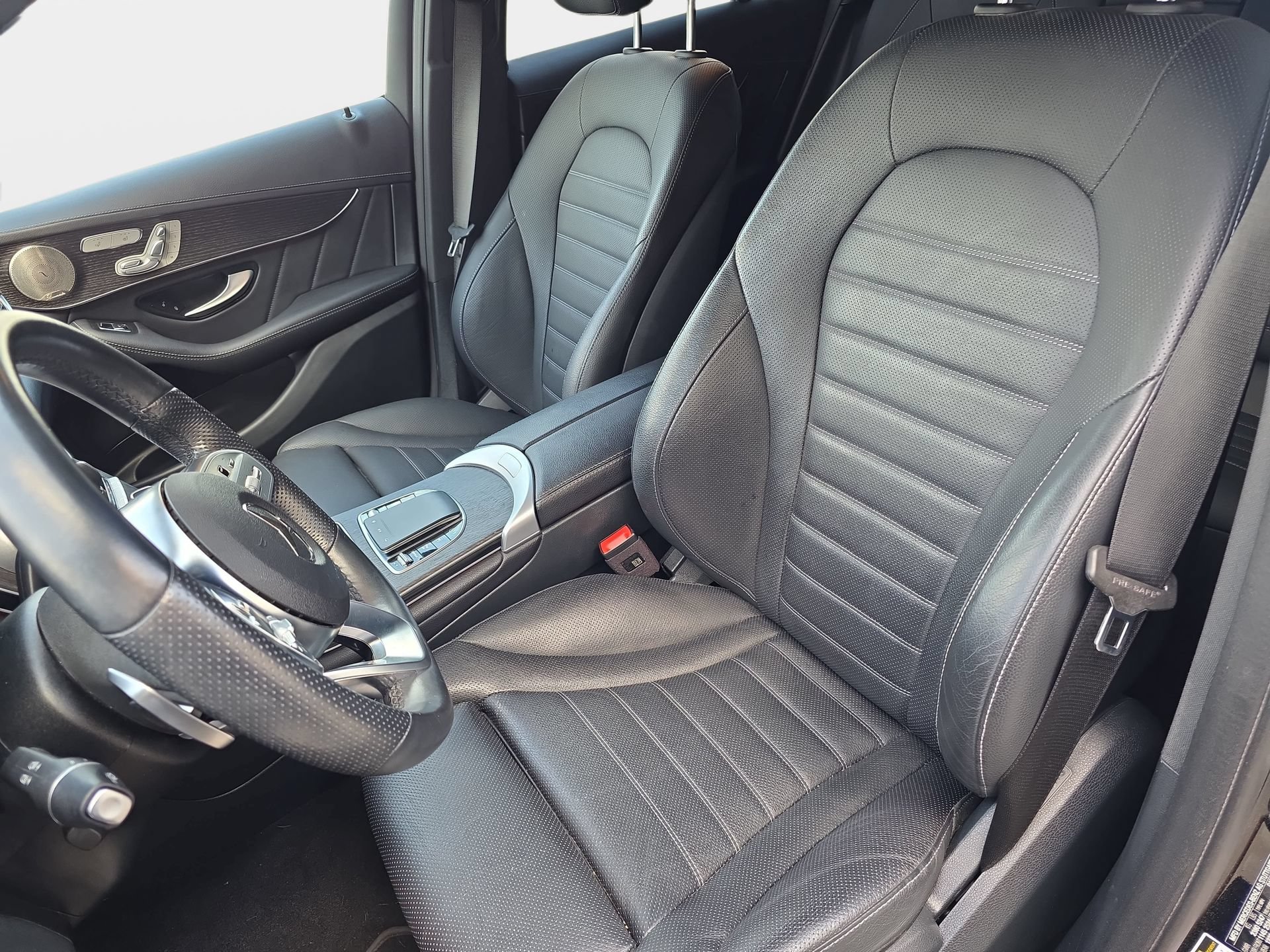 Used 2023 Mercedes-Benz GLC 300 4MATIC Coupe image 15