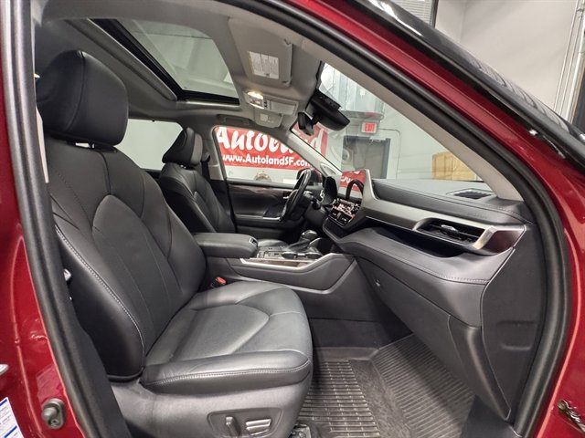 Used 2021 Toyota Highlander Limited AWD/4WD image 10