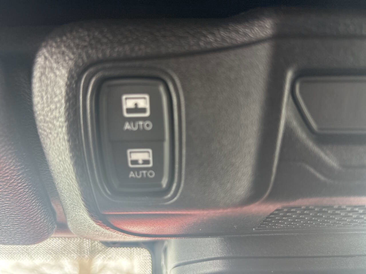 Used 2024 Jeep Wrangler Unlimited Sahara w/ Safety Group AWD/4WD image 32