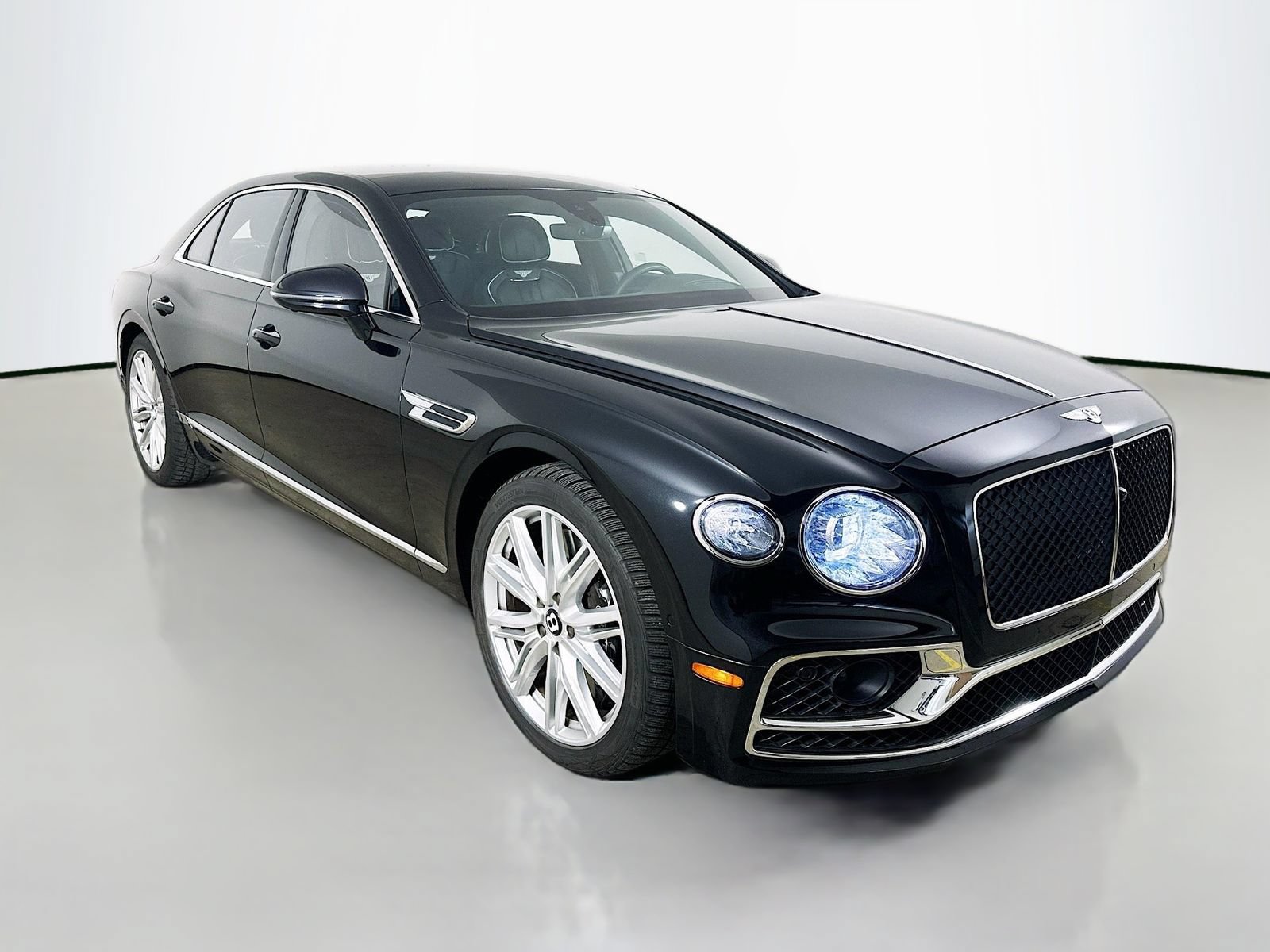 Used 2024 Bentley Flying Spur V8 AWD/4WD image 3