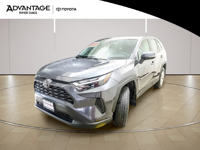 Used 2024 Toyota RAV4 LE AWD/4WD image 4