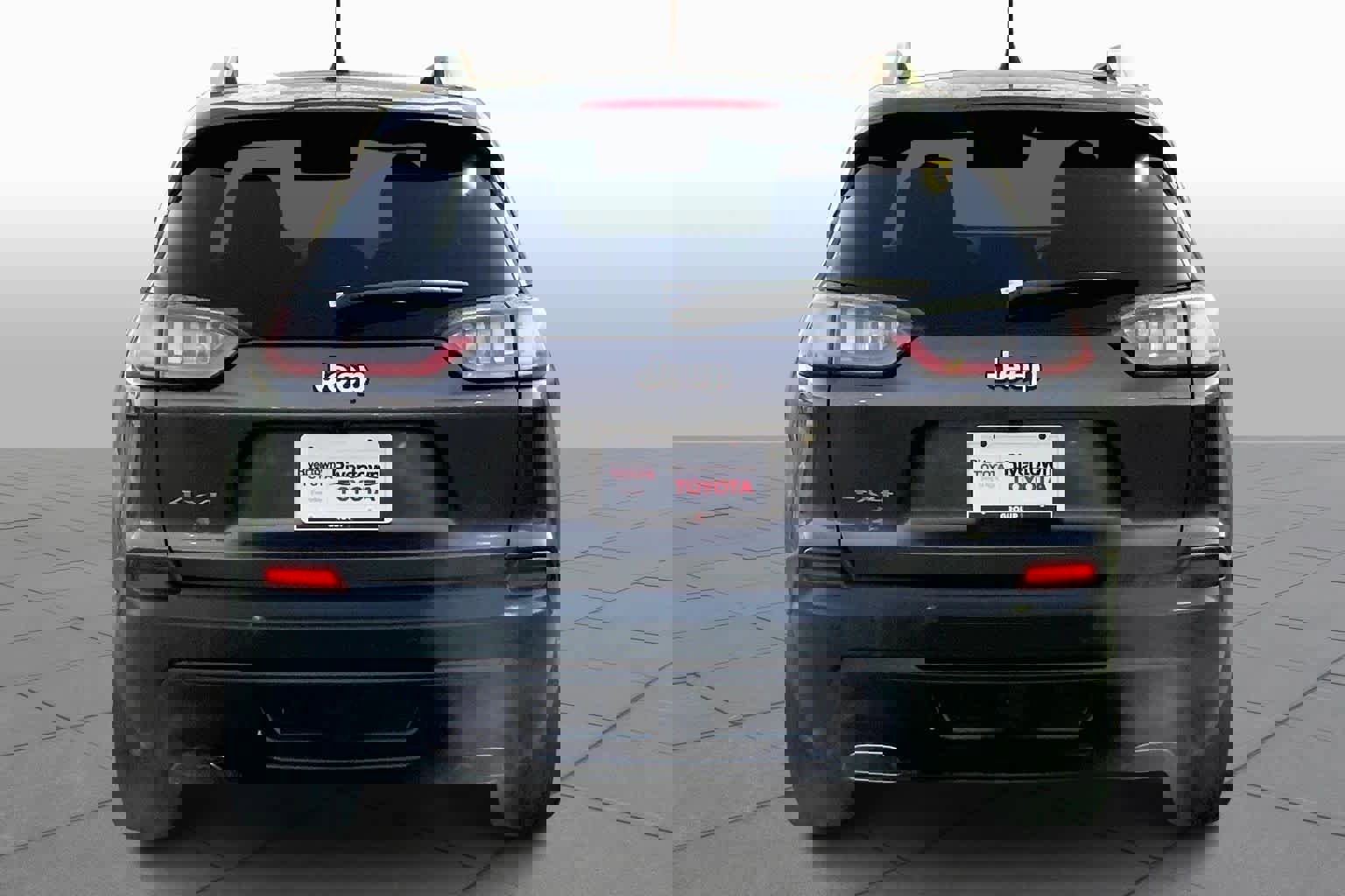 Used 2020 Jeep Cherokee Latitude Lux w/ Comfort/Convenience Group image 4