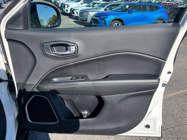 Used 2021 Jeep Compass Latitude AWD/4WD image 10