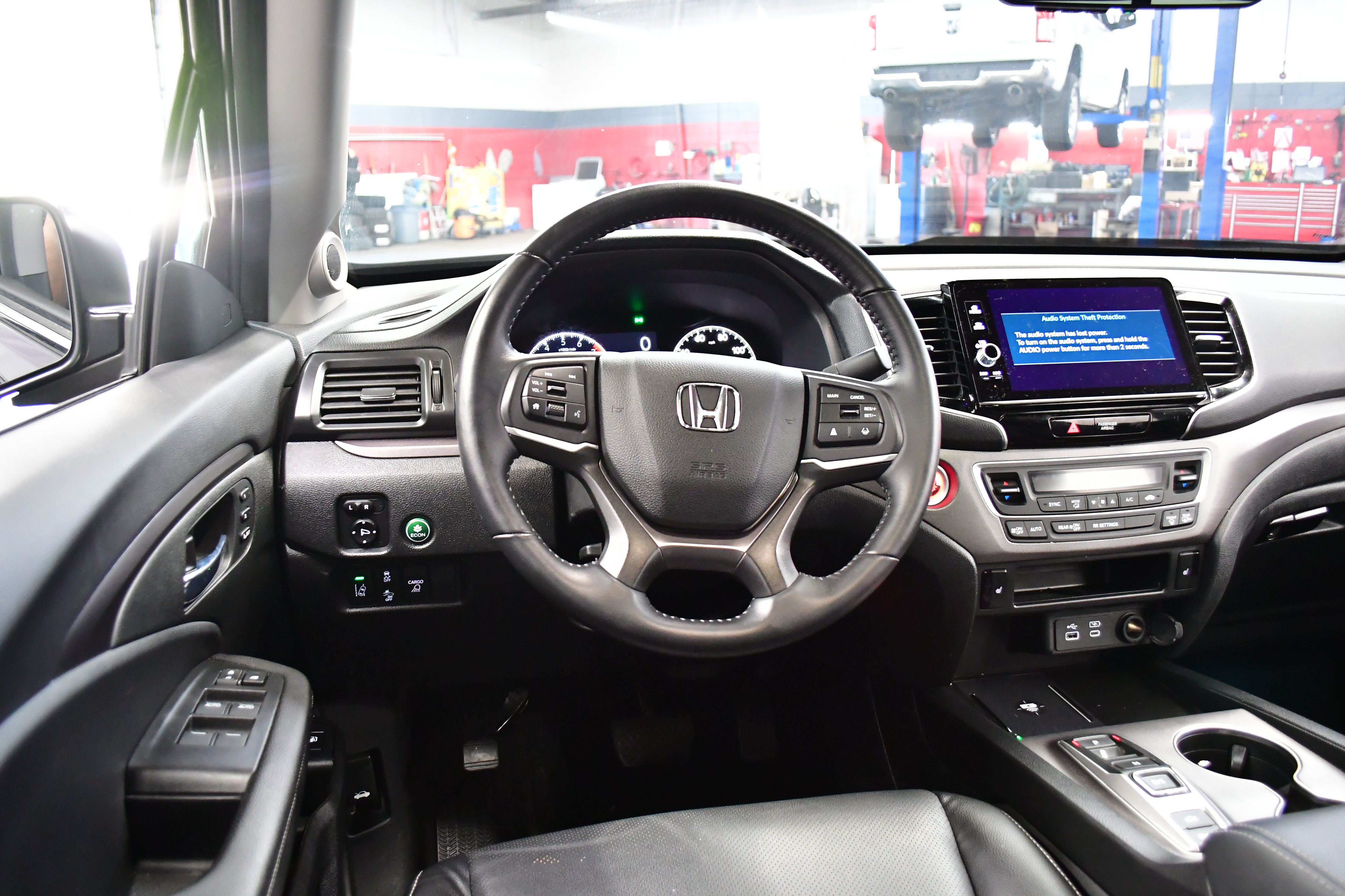 Used 2025 Honda Ridgeline RTL image 8