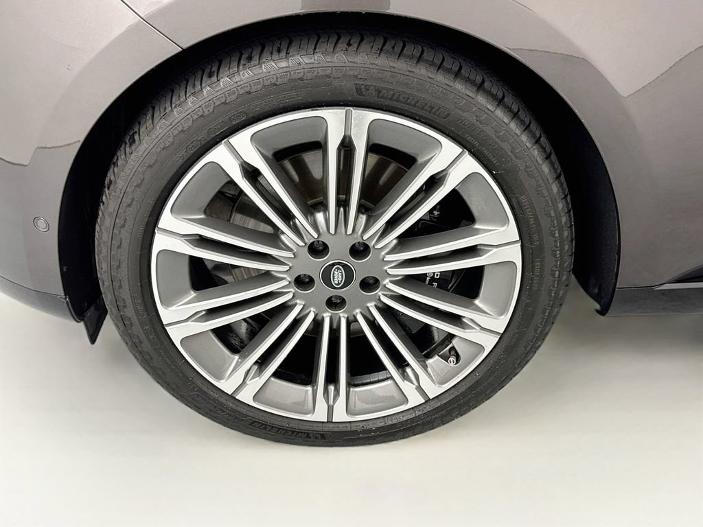 Used 2022 Land Rover Range Rover SE AWD/4WD image 32