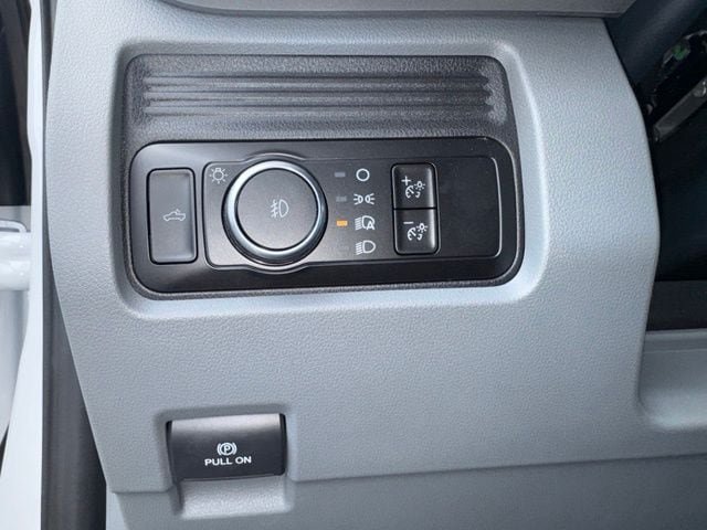 New 2026 Ford F550 4x4 Regular Cab Super Duty image 8
