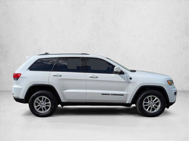 Used 2019 Jeep Grand Cherokee Laredo image 4