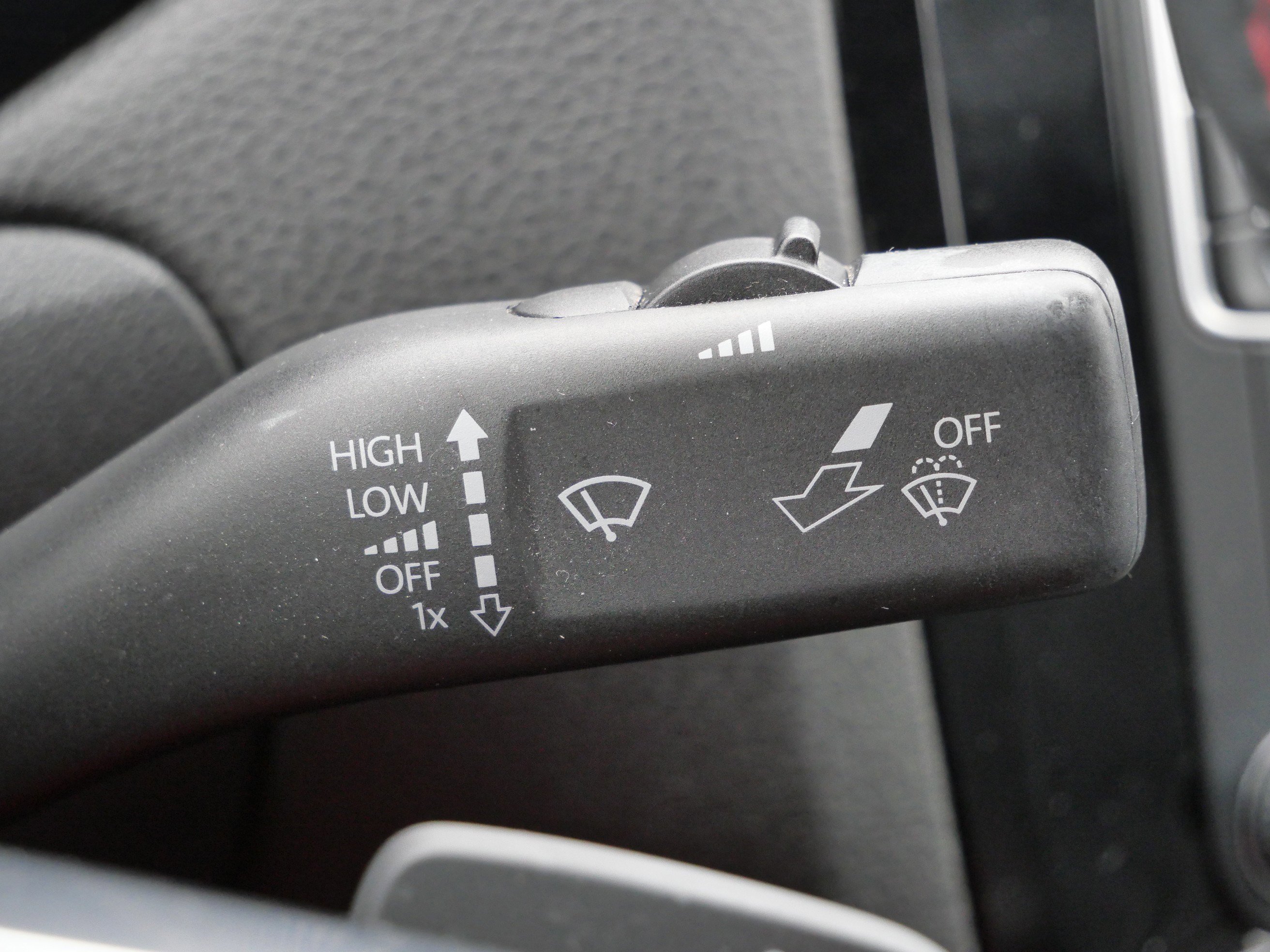 Used 2018 Volkswagen Jetta GLI image 31