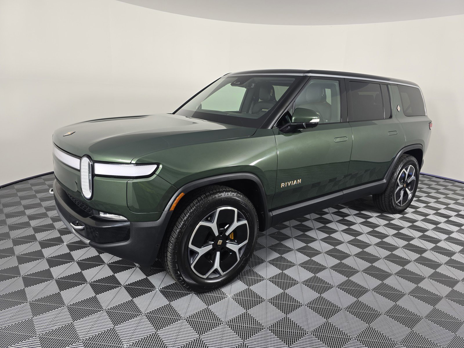 Used 2023 Rivian R1S Adventure
