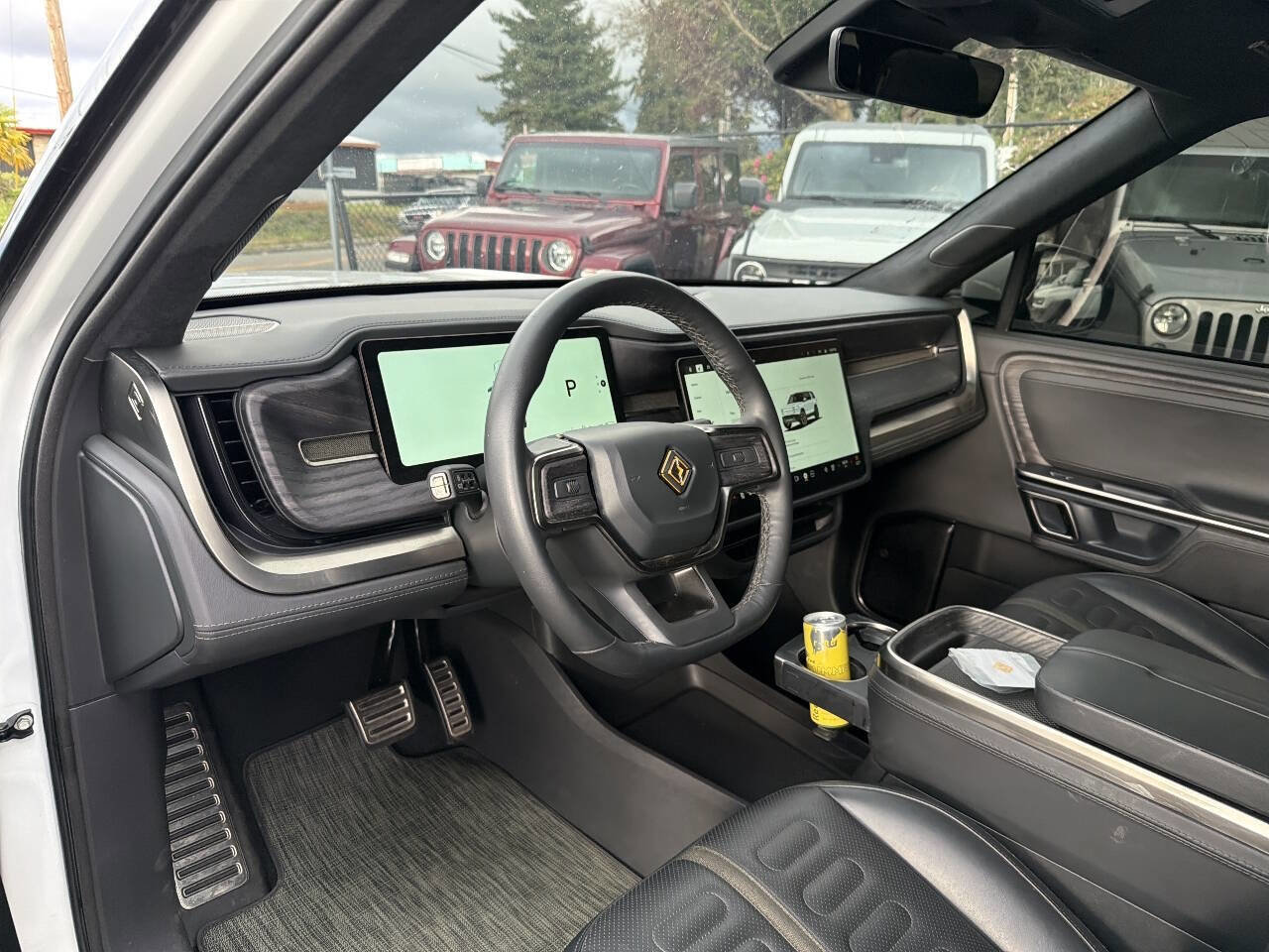 Used 2024 Rivian R1S Adventure AWD/4WD image 5
