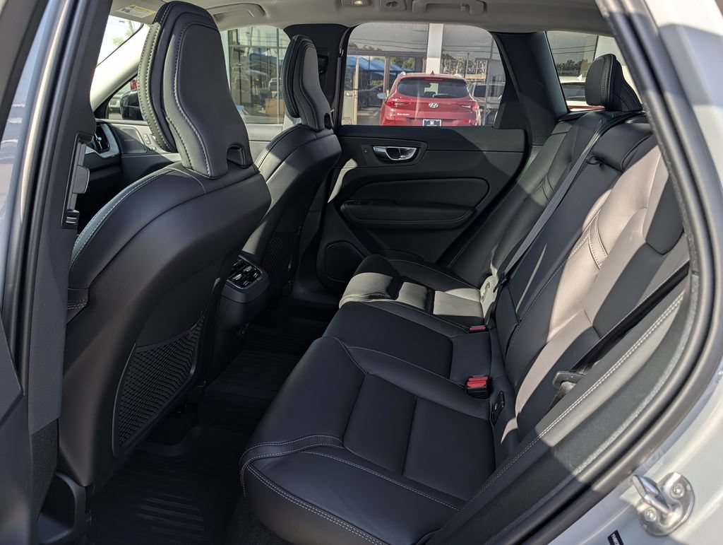 Used 2025 Volvo XC60 B5 Ultra w/ Protection Package Premier AWD/4WD image 29