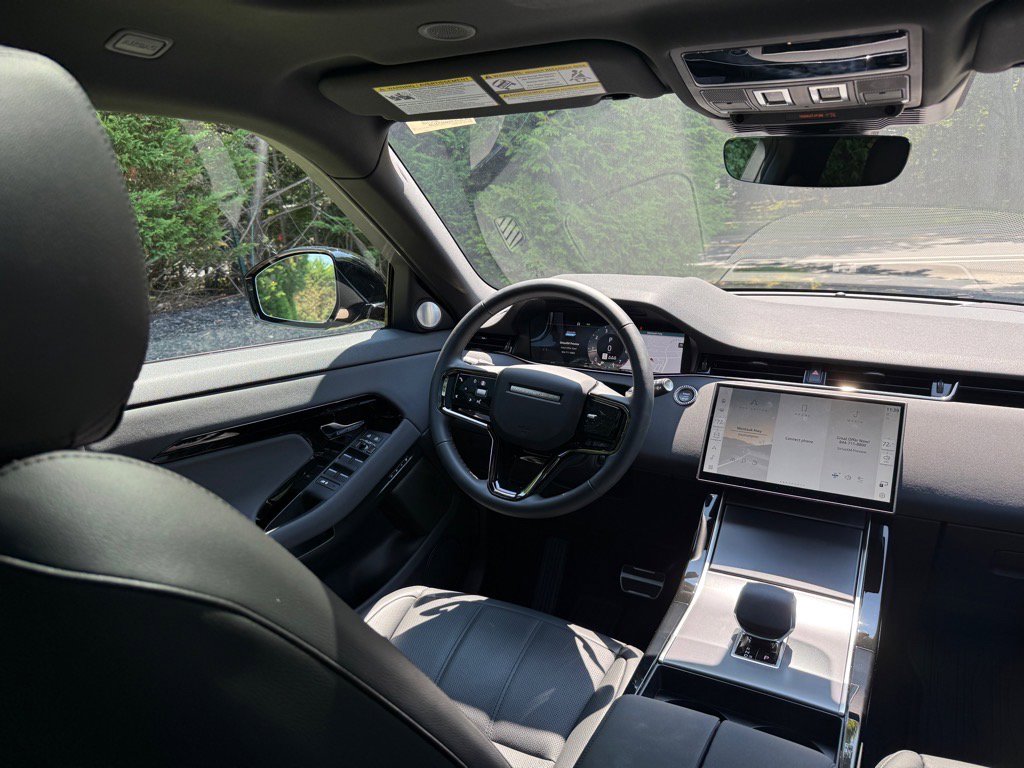 Used 2025 Land Rover Range Rover Evoque Dynamic SE image 13