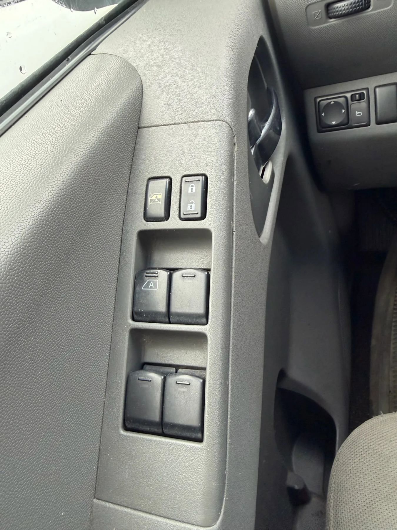 Used 2008 Nissan Frontier SE w/ SE Value Truck Pkg image 19