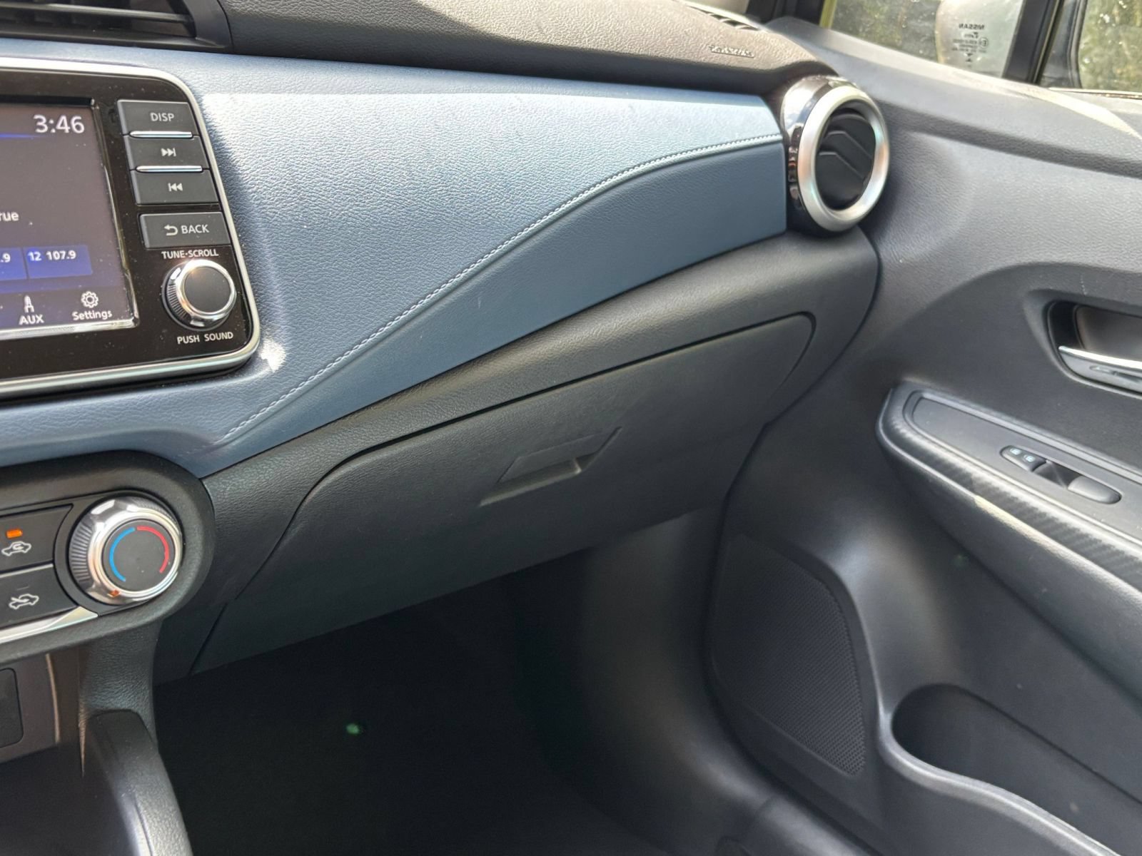 Used 2025 Nissan Versa SV FWD image 32