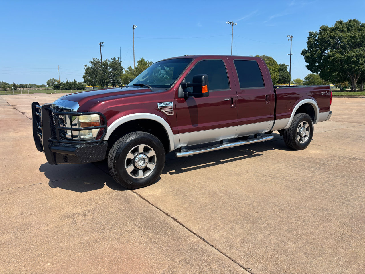 Used 2010 Ford F250 Lariat image 2